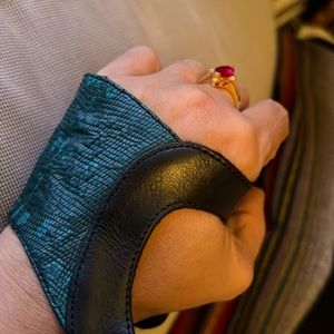 Leather and snakeskin short gauntlets